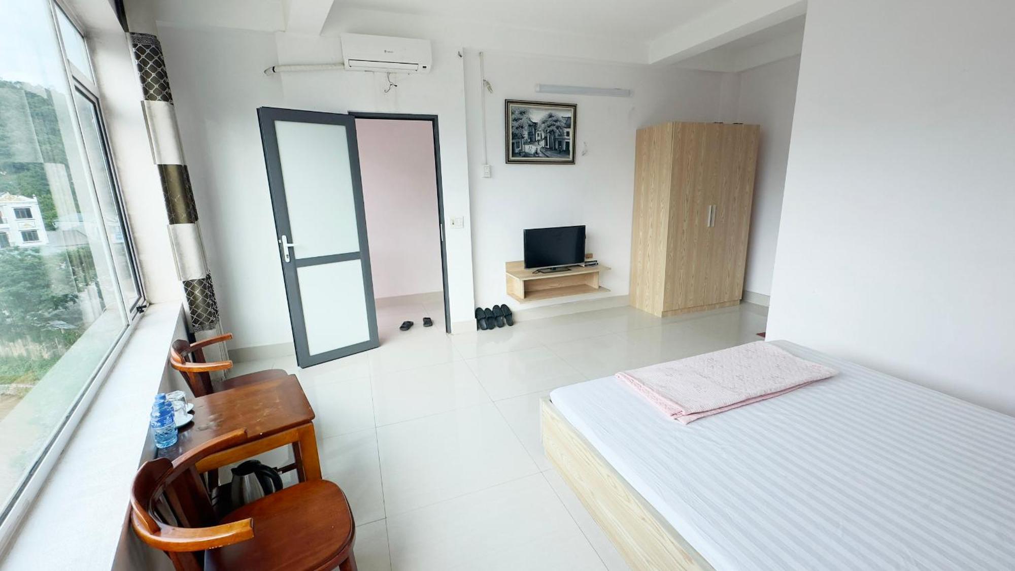 Quy Anh Hotel Bao Lac Town Exterior foto